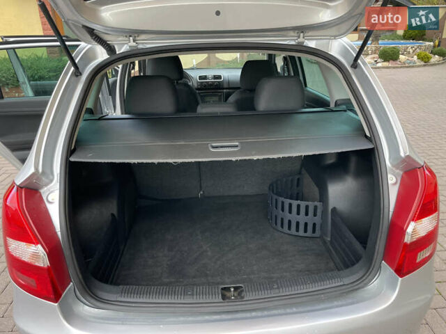 Серый Шкода Фабия, объемом двигателя 1.6 л и пробегом 223 тыс. км за 5339 $, фото 40 на Automoto.ua