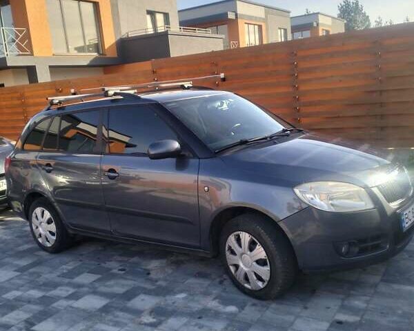 Шкода Фабия 2009 в Львове на Automoto.ua Серый Шкода Фабия, объемом двигателя 1.42 л и пробегом 227 тыс. км за 4800 $, фото 2 на Automoto.ua