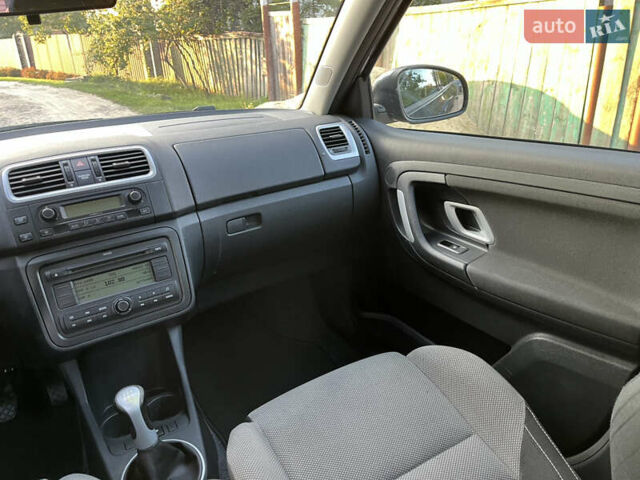 Сірий Шкода Фабія, об'ємом двигуна 1.6 л та пробігом 204 тис. км за 6450 $, фото 58 на Automoto.ua