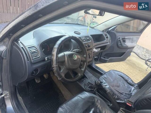 Серый Шкода Фабия, объемом двигателя 1.2 л и пробегом 205 тыс. км за 4200 $, фото 30 на Automoto.ua