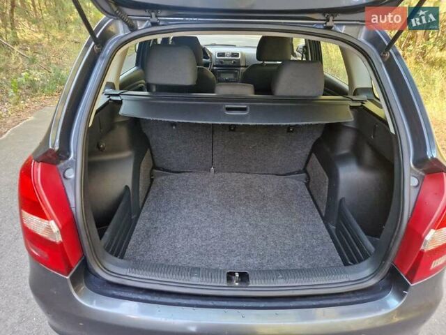 Сірий Шкода Фабія, об'ємом двигуна 1.2 л та пробігом 180 тис. км за 5400 $, фото 4 на Automoto.ua