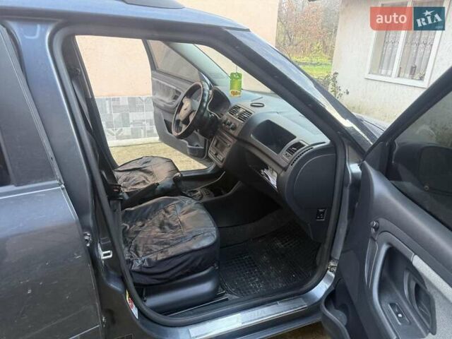 Серый Шкода Фабия, объемом двигателя 1.2 л и пробегом 205 тыс. км за 4200 $, фото 8 на Automoto.ua