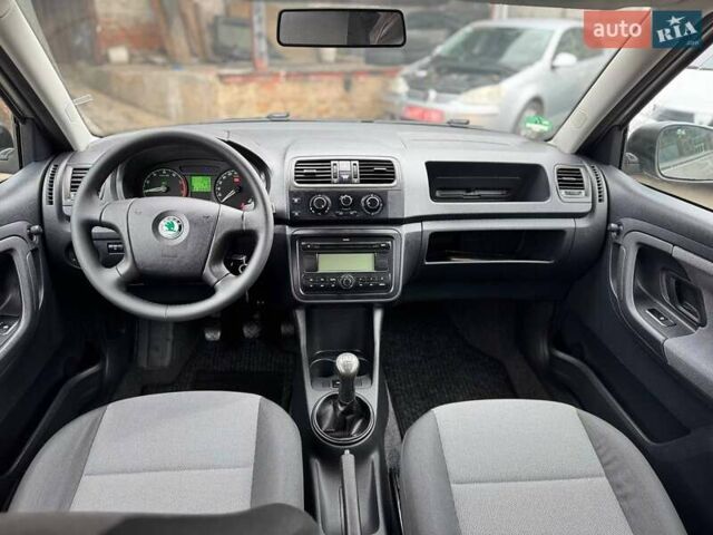 Сірий Шкода Фабія, об'ємом двигуна 1.39 л та пробігом 224 тис. км за 4800 $, фото 4 на Automoto.ua