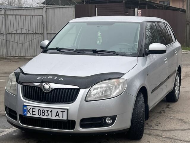 Серый Шкода Фабия, объемом двигателя 1.4 л и пробегом 194 тыс. км за 4400 $, фото 1 на Automoto.ua