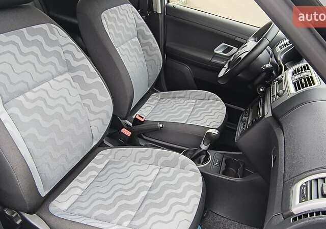 Серый Шкода Фабия, объемом двигателя 1.6 л и пробегом 189 тыс. км за 6100 $, фото 51 на Automoto.ua