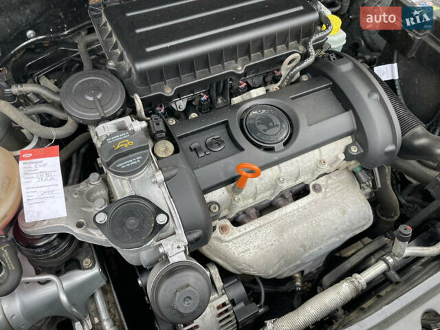 Сірий Шкода Фабія, об'ємом двигуна 1.6 л та пробігом 222 тис. км за 5888 $, фото 56 на Automoto.ua