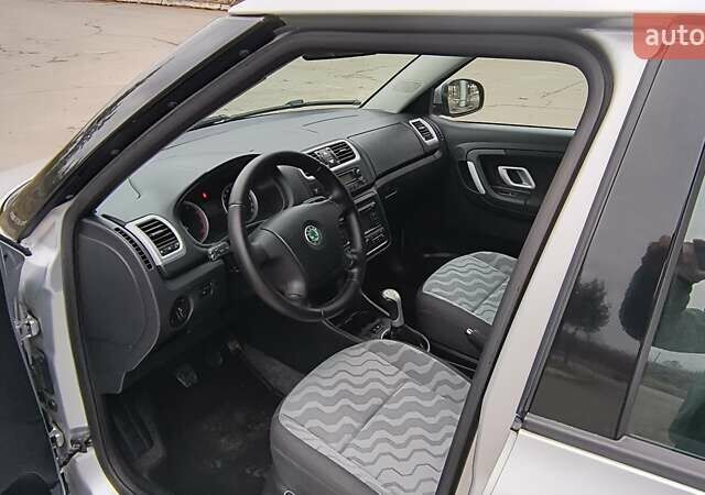 Серый Шкода Фабия, объемом двигателя 1.6 л и пробегом 189 тыс. км за 6100 $, фото 30 на Automoto.ua