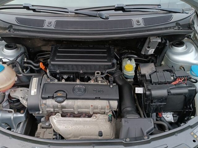 Серый Шкода Фабия, объемом двигателя 0 л и пробегом 170 тыс. км за 5331 $, фото 3 на Automoto.ua