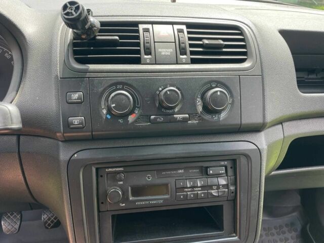 Шкода Фабия 2009 в Болехове на Automoto.ua Серый Шкода Фабия, объемом двигателя 1.2 л и пробегом 213 тыс. км за 5200 $, фото 7 на Automoto.ua