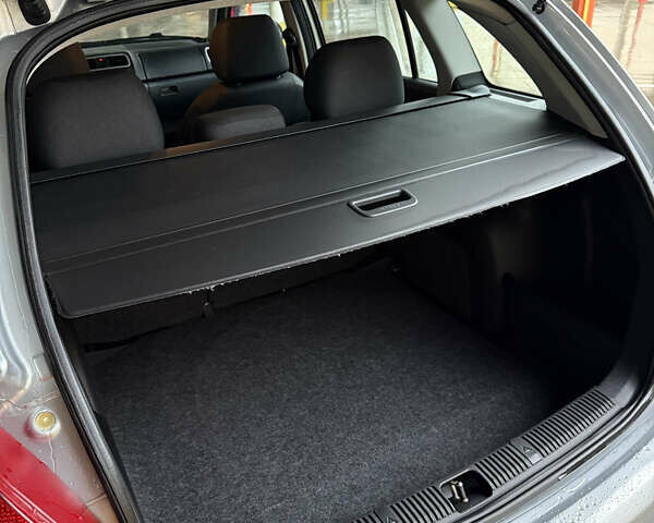 Серый Шкода Фабия, объемом двигателя 1.2 л и пробегом 115 тыс. км за 5300 $, фото 30 на Automoto.ua