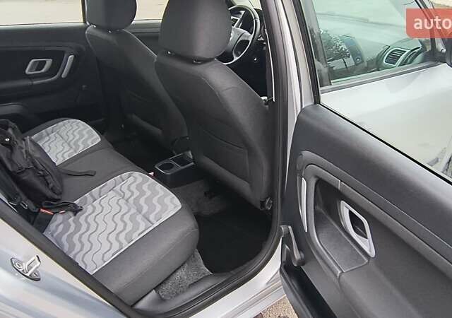 Серый Шкода Фабия, объемом двигателя 1.6 л и пробегом 189 тыс. км за 6100 $, фото 46 на Automoto.ua