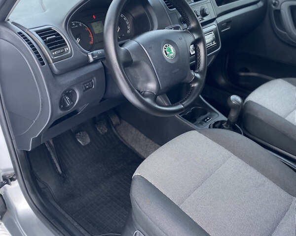 Сірий Шкода Фабія, об'ємом двигуна 1.4 л та пробігом 154 тис. км за 5600 $, фото 26 на Automoto.ua