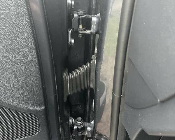 Серый Шкода Фабия, объемом двигателя 1.6 л и пробегом 187 тыс. км за 6570 $, фото 18 на Automoto.ua