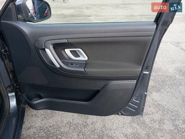 Сірий Шкода Фабія, об'ємом двигуна 1.4 л та пробігом 173 тис. км за 5850 $, фото 19 на Automoto.ua