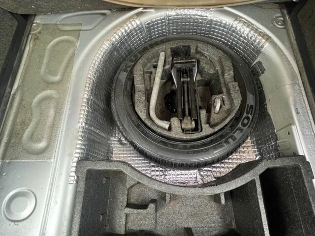 Серый Шкода Фабия, объемом двигателя 1.4 л и пробегом 194 тыс. км за 4400 $, фото 15 на Automoto.ua