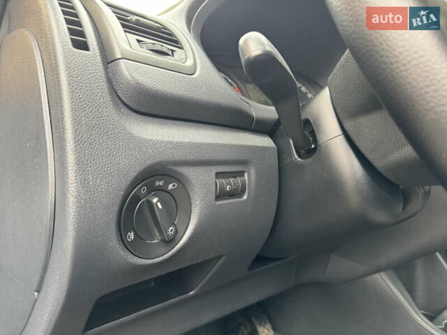 Серый Шкода Фабия, объемом двигателя 1.39 л и пробегом 240 тыс. км за 5400 $, фото 23 на Automoto.ua