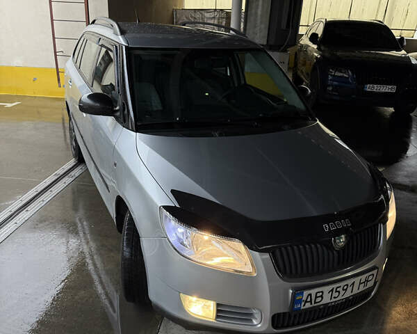 Серый Шкода Фабия, объемом двигателя 1.2 л и пробегом 115 тыс. км за 5300 $, фото 2 на Automoto.ua