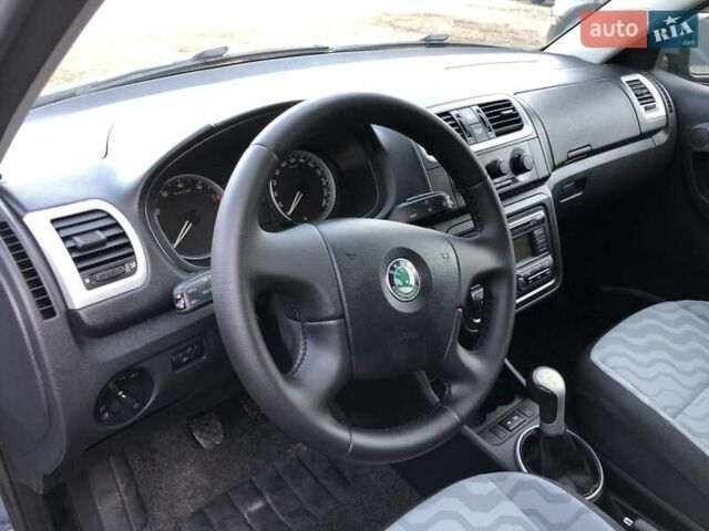 Серый Шкода Фабия, объемом двигателя 1.4 л и пробегом 215 тыс. км за 4999 $, фото 6 на Automoto.ua