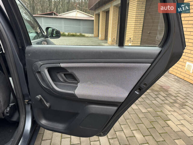 Серый Шкода Фабия, объемом двигателя 1.39 л и пробегом 240 тыс. км за 5400 $, фото 35 на Automoto.ua