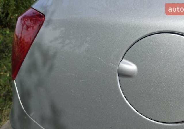 Сірий Шкода Фабія, об'ємом двигуна 1.6 л та пробігом 220 тис. км за 6000 $, фото 6 на Automoto.ua