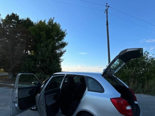 Серый Шкода Фабия, объемом двигателя 1.4 л и пробегом 230 тыс. км за 5200 $, фото 7 на Automoto.ua