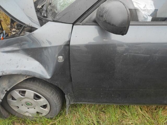 Шкода Фабия 2009 в Червонограде на Automoto.ua Серый Шкода Фабия, объемом двигателя 1.2 л и пробегом 380 тыс. км за 1400 $, фото 2 на Automoto.ua