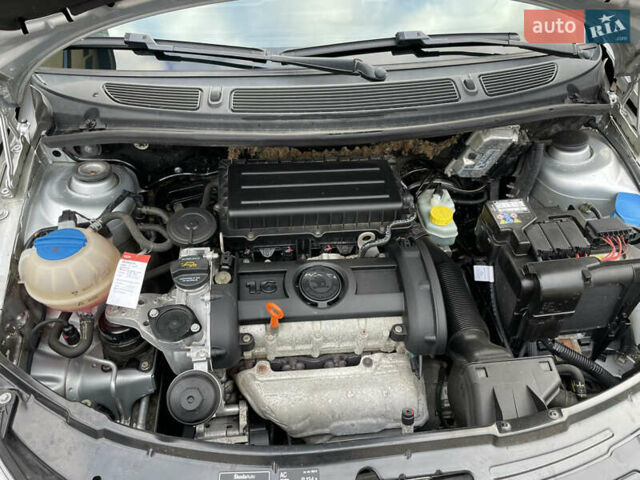 Сірий Шкода Фабія, об'ємом двигуна 1.6 л та пробігом 222 тис. км за 5888 $, фото 54 на Automoto.ua