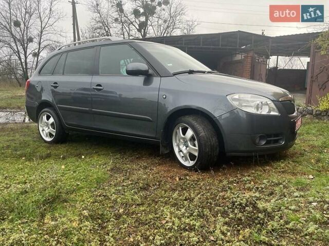 Серый Шкода Фабия, объемом двигателя 1.6 л и пробегом 187 тыс. км за 6570 $, фото 2 на Automoto.ua