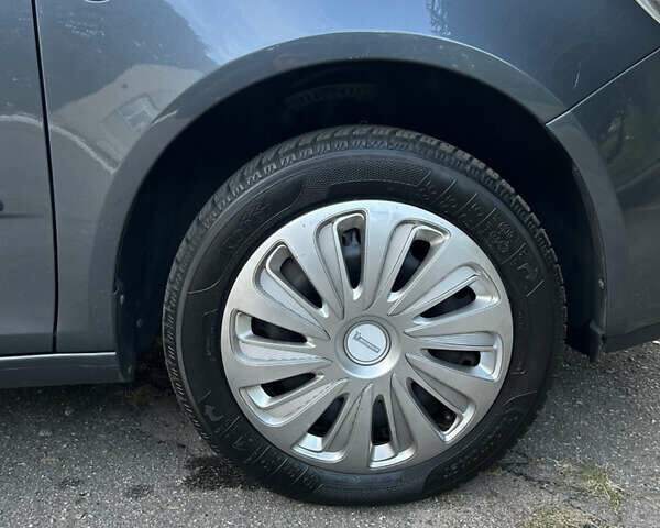 Шкода Фабия 2009 в Золотоноше на Automoto.ua Серый Шкода Фабия, объемом двигателя 1.39 л и пробегом 225 тыс. км за 6150 $, фото 36 на Automoto.ua