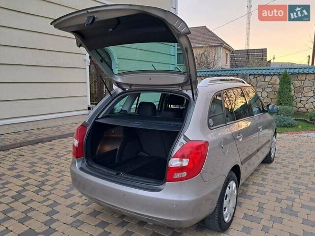 Серый Шкода Фабия, объемом двигателя 1.6 л и пробегом 188 тыс. км за 5450 $, фото 50 на Automoto.ua