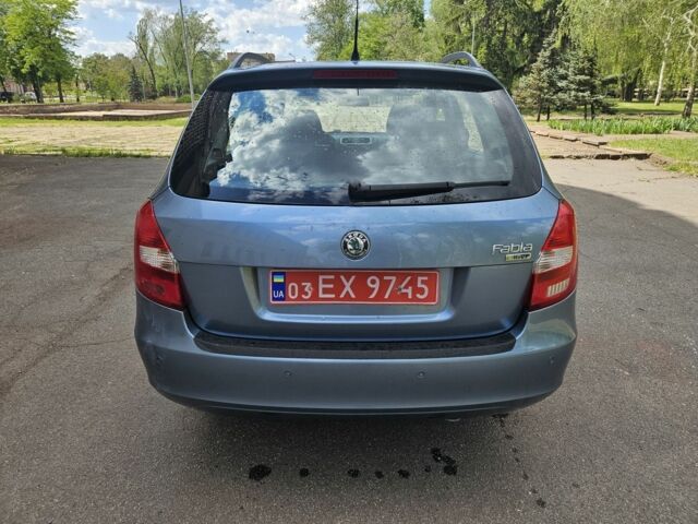 Серый Шкода Фабия, объемом двигателя 1.4 л и пробегом 223 тыс. км за 6500 $, фото 7 на Automoto.ua