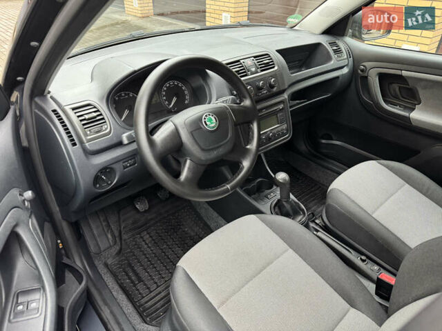 Серый Шкода Фабия, объемом двигателя 1.39 л и пробегом 240 тыс. км за 5400 $, фото 18 на Automoto.ua