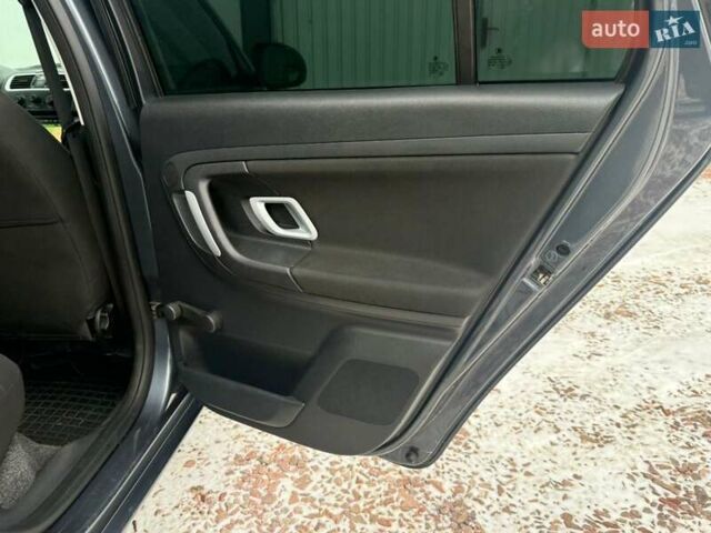 Сірий Шкода Фабія, об'ємом двигуна 1.2 л та пробігом 173 тис. км за 4450 $, фото 45 на Automoto.ua