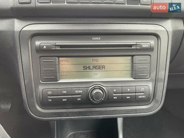 Серый Шкода Фабия, объемом двигателя 1.4 л и пробегом 196 тыс. км за 5600 $, фото 26 на Automoto.ua