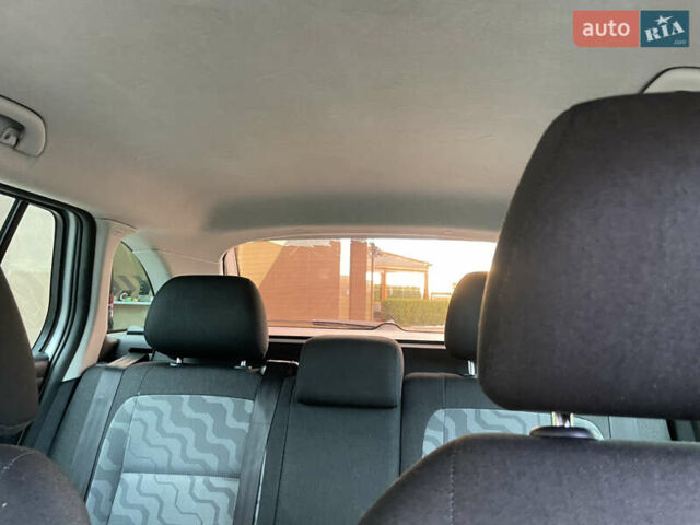 Сірий Шкода Фабія, об'ємом двигуна 1.6 л та пробігом 222 тис. км за 5888 $, фото 35 на Automoto.ua