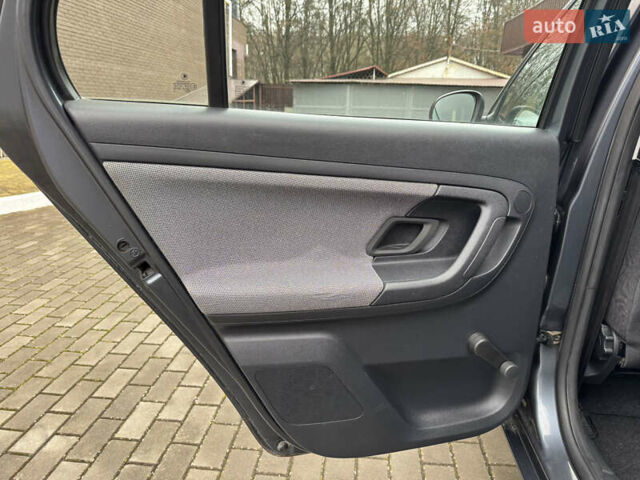 Серый Шкода Фабия, объемом двигателя 1.39 л и пробегом 240 тыс. км за 5400 $, фото 30 на Automoto.ua