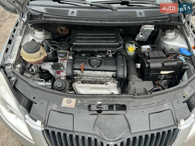 Серый Шкода Фабия, объемом двигателя 1.6 л и пробегом 239 тыс. км за 6750 $, фото 6 на Automoto.ua