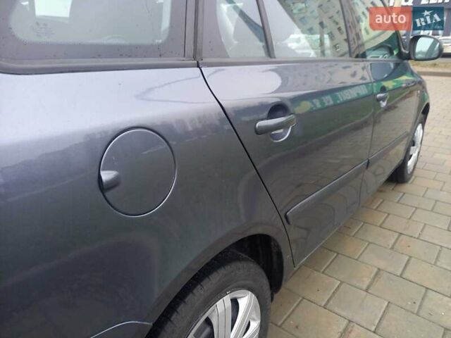 Серый Шкода Фабия, объемом двигателя 1.4 л и пробегом 239 тыс. км за 4950 $, фото 6 на Automoto.ua