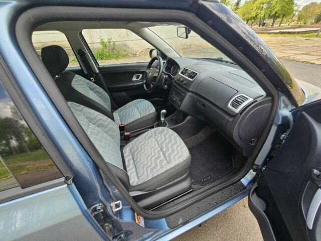 Серый Шкода Фабия, объемом двигателя 1.4 л и пробегом 223 тыс. км за 6500 $, фото 13 на Automoto.ua