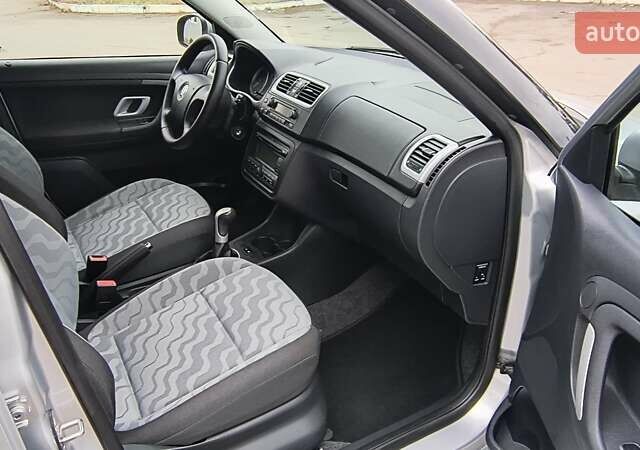 Серый Шкода Фабия, объемом двигателя 1.6 л и пробегом 189 тыс. км за 6100 $, фото 47 на Automoto.ua