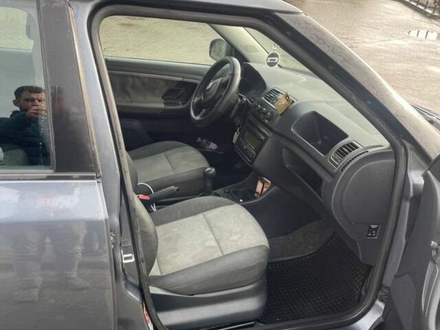 Сірий Шкода Фабія, об'ємом двигуна 1.2 л та пробігом 250 тис. км за 3500 $, фото 2 на Automoto.ua
