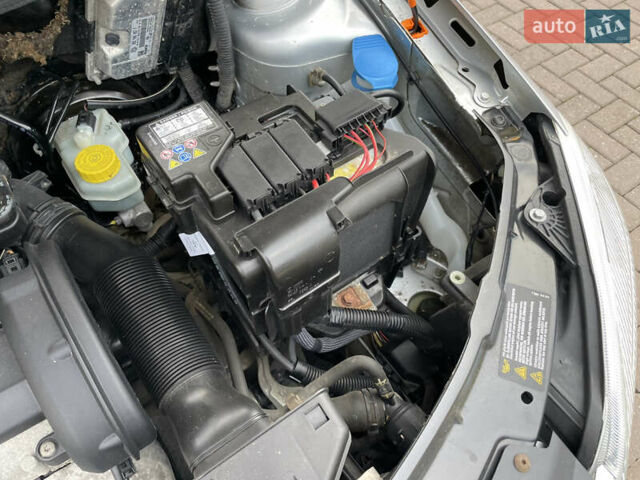 Сірий Шкода Фабія, об'ємом двигуна 1.6 л та пробігом 222 тис. км за 5888 $, фото 57 на Automoto.ua