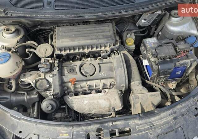 Сірий Шкода Фабія, об'ємом двигуна 1.6 л та пробігом 220 тис. км за 6000 $, фото 8 на Automoto.ua