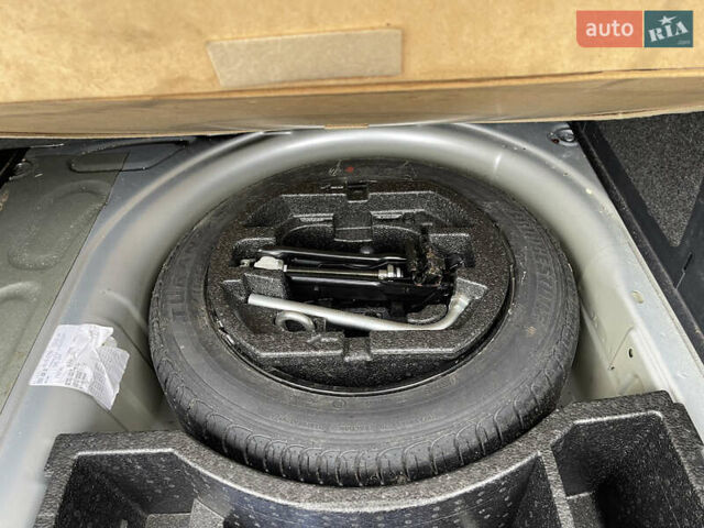 Серый Шкода Фабия, объемом двигателя 1.4 л и пробегом 196 тыс. км за 5600 $, фото 12 на Automoto.ua