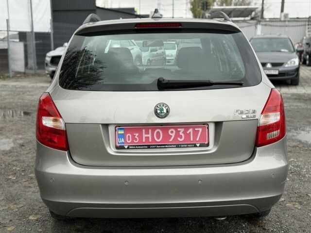 Серый Шкода Фабия, объемом двигателя 1.6 л и пробегом 112 тыс. км за 7300 $, фото 2 на Automoto.ua