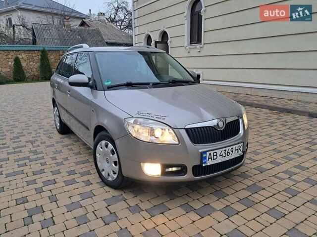 Серый Шкода Фабия, объемом двигателя 1.6 л и пробегом 188 тыс. км за 5450 $, фото 2 на Automoto.ua