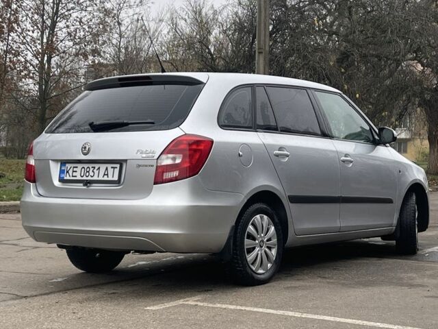 Серый Шкода Фабия, объемом двигателя 1.4 л и пробегом 194 тыс. км за 4400 $, фото 3 на Automoto.ua