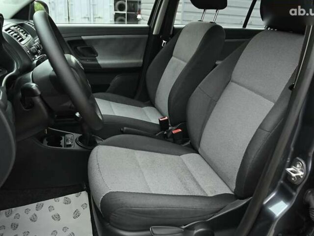 Серый Шкода Фабия, объемом двигателя 1.4 л и пробегом 242 тыс. км за 5350 $, фото 16 на Automoto.ua