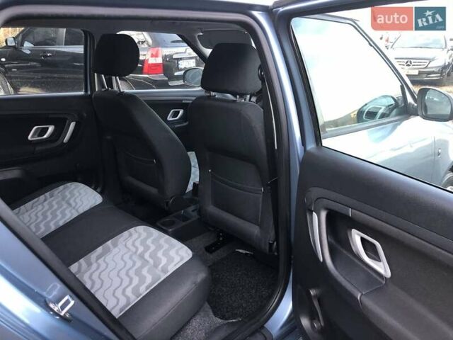 Серый Шкода Фабия, объемом двигателя 1.4 л и пробегом 215 тыс. км за 4999 $, фото 10 на Automoto.ua