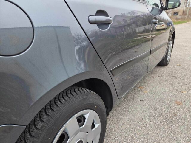 Серый Шкода Фабия, объемом двигателя 1.4 л и пробегом 174 тыс. км за 6550 $, фото 6 на Automoto.ua